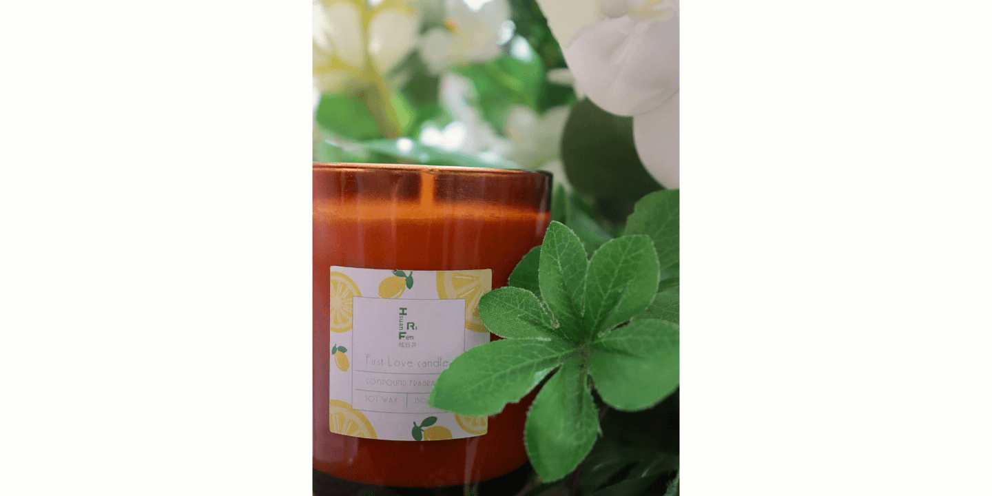 Lemon-scented candle